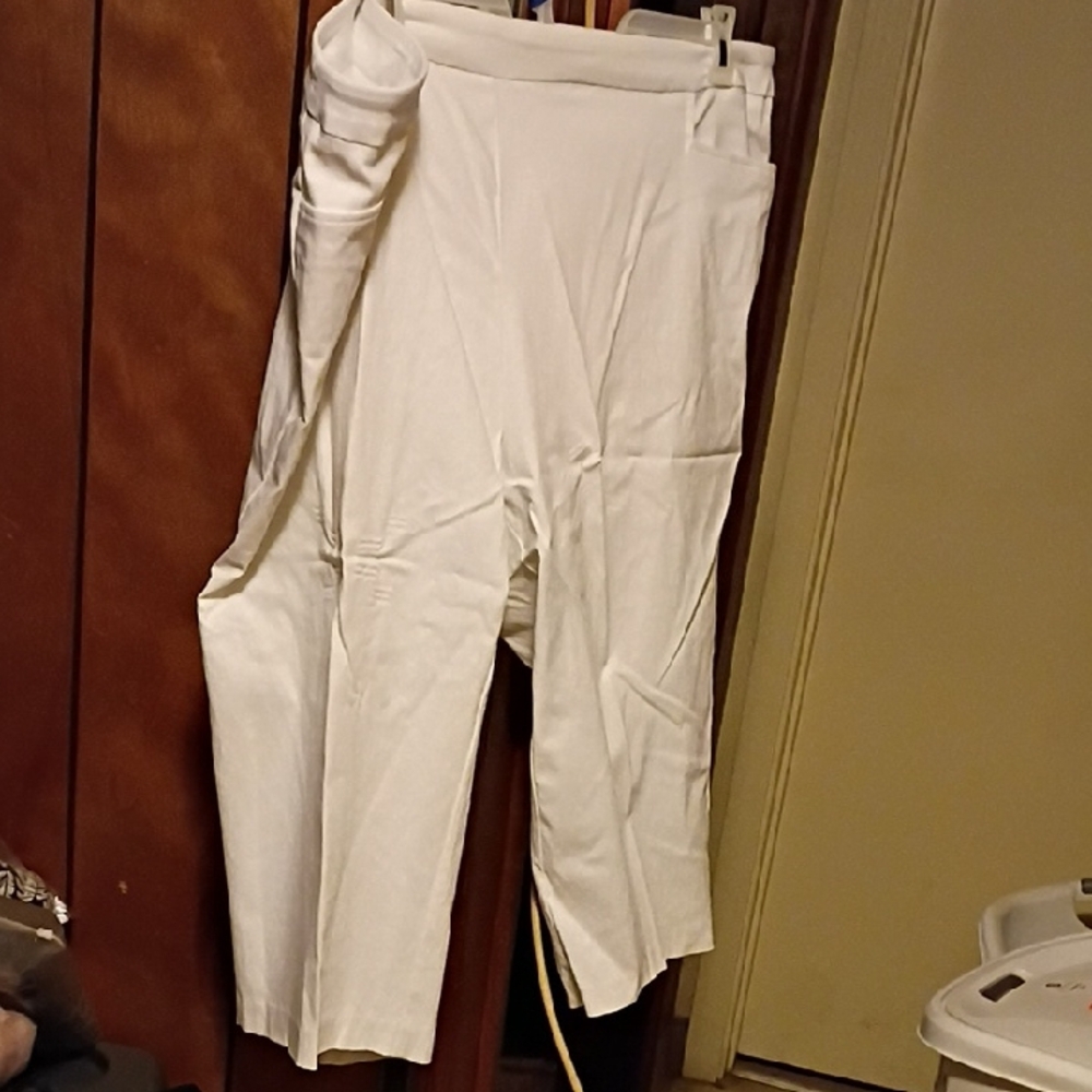 George Women White Capris